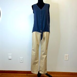 Green Envelope Button Down Sleeveless top Sz M Like New Ties at Bottom